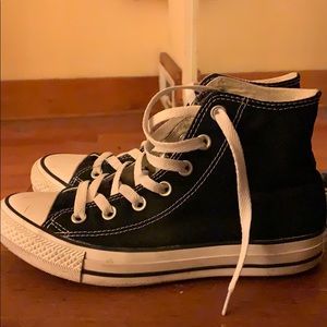 Black converse chuck taylors